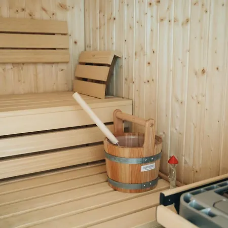 Luxury Morello 2 With Heated Pool, Gym, Sauna Villa