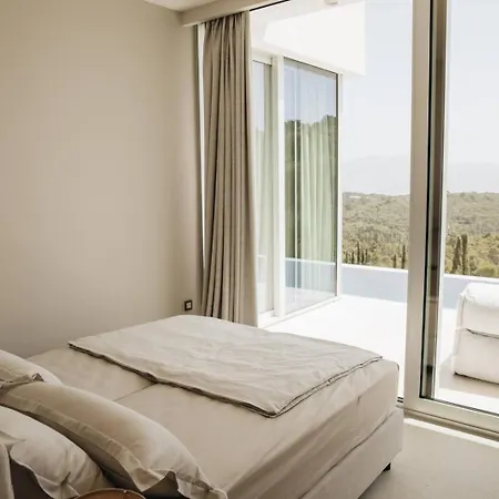 Villa Luxury Morello 2 With Heated Pool, Gym, Sauna *