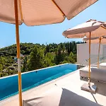 Luxury Morello 2 With Large Heated Pool & Wellness