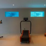 Luxury Morello 2 With Large Heated Pool & Wellness