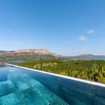 Luxury Morello 2 With Large Heated Pool & Wellness
