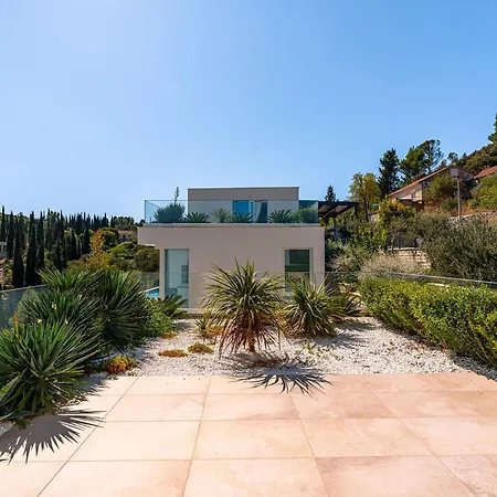 Luxury Morello 2 With Large Heated Pool & Wellness Villa