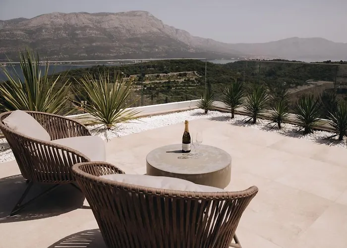 Luxury Morello 2 With Heated Pool, Gym, Sauna