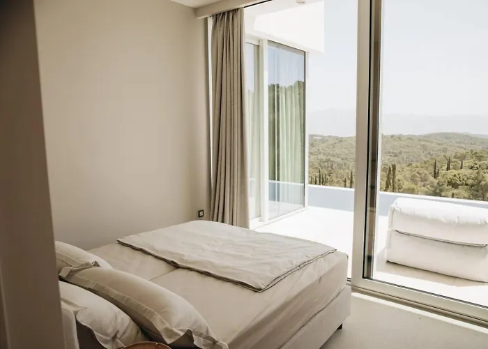 Villa Luxury Morello 2 With Heated Pool, Gym, Sauna *