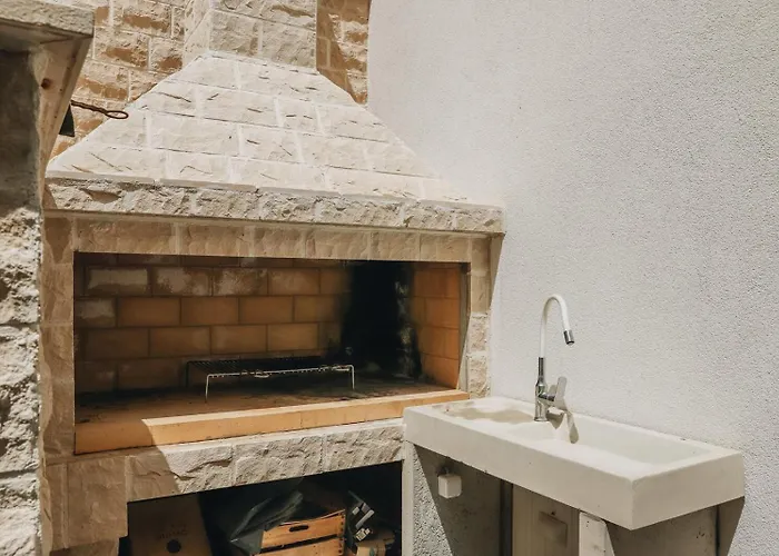 Luxury Morello 2 With Heated Pool, Gym, Sauna