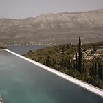 Luxury Morello 2 With Large Heated Pool & Wellness Vila *