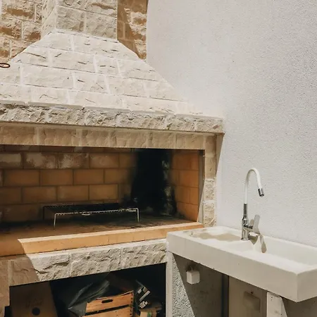 Luxury Morello 2 With Heated Pool, Gym, Sauna