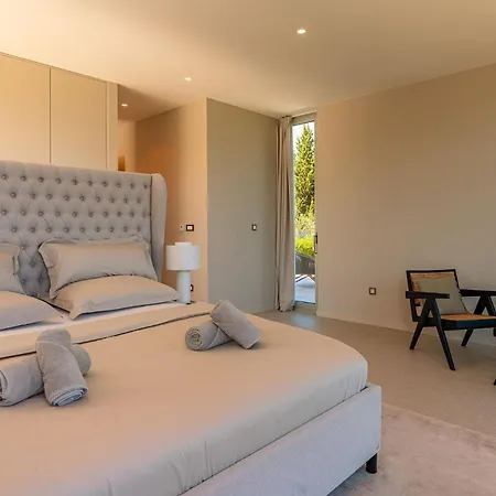 Luxury Morello 2 With Large Heated Pool & Wellness Villa