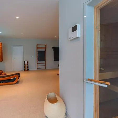 Luxury Morello 2 With Large Heated Pool & Wellness Villa