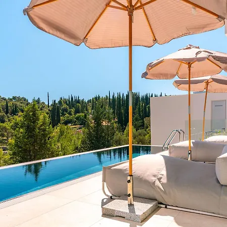 Luxury Morello 2 With Large Heated Pool & Wellness *