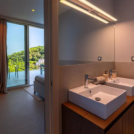 Villa Luxury Morello 2 With Large Heated Pool & Wellness Korčula
