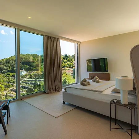 Luxury Morello 2 With Large Heated Pool & Wellness